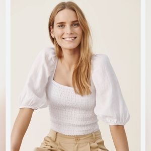 !!! NWOT Puff-Sleeves Top